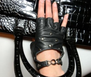 Как сделать митенки из кожаных перчаток