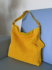 Как связать летнюю сумку крючком?