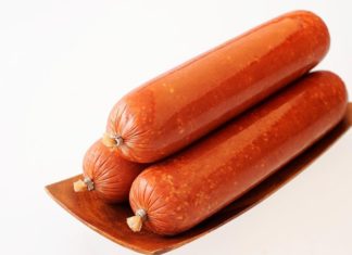 Вред фастфуда для детей Искусственные оболочки в производстве мясных полуфабрикатов