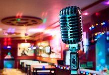 Караоке бар: место, где каждый может стать звездой