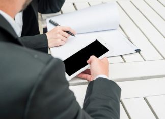 Элегантное оформление кухни в светлых тонах для создания уютной атмосферы