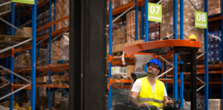 Ричтраки для склада: особенности техники и преимущества использования