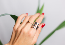 Искусство микс-энд-матч: Можно ли сочетать кольцо из белого золота с жёлтым металлом?