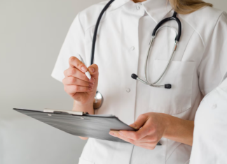 Терапевт: когда обращаться и какую помощь оказывает главный врач первичного приема